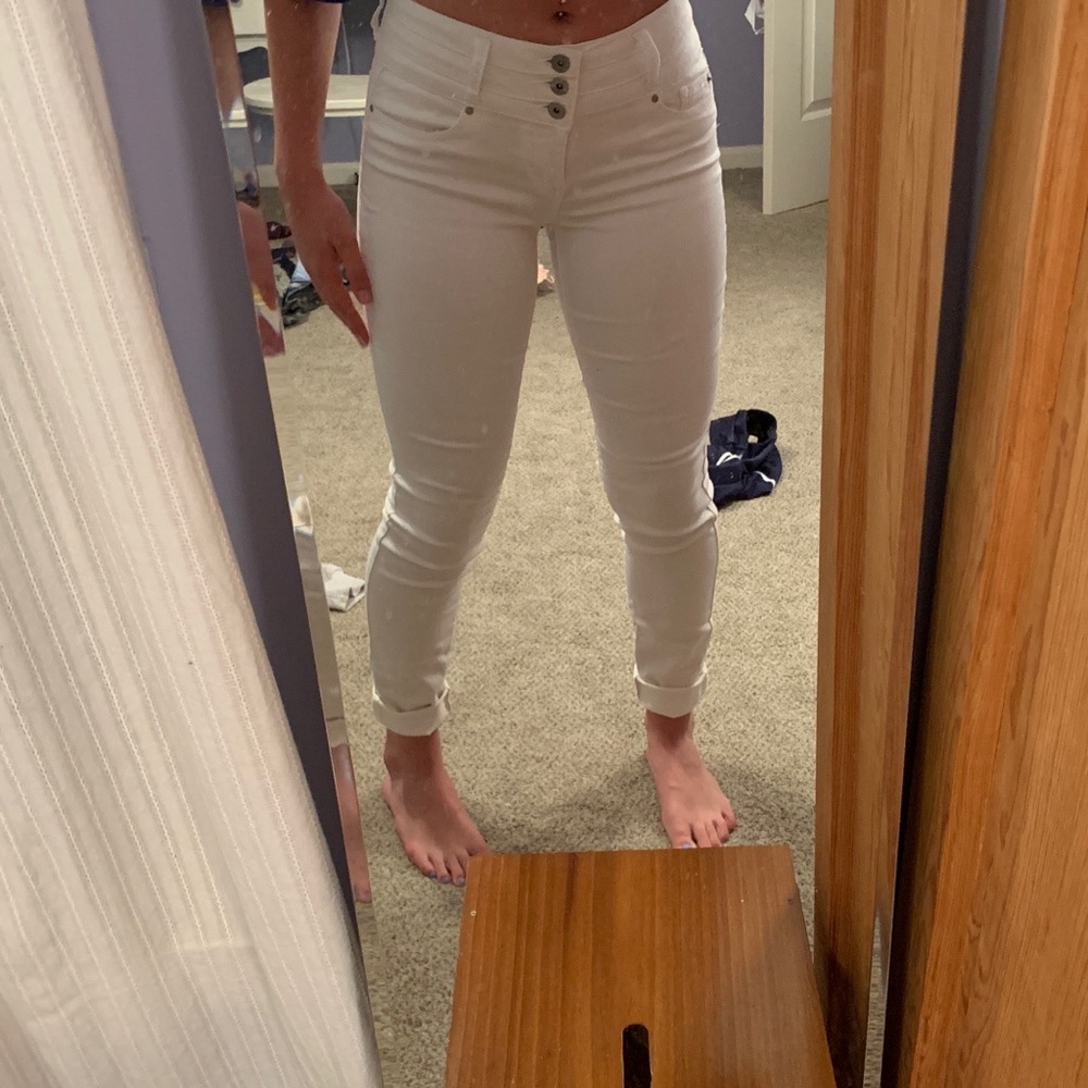 white jegging jeans